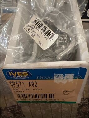 Lot of 25 IVES SP571 A92 Coat & Hat Hooks Set